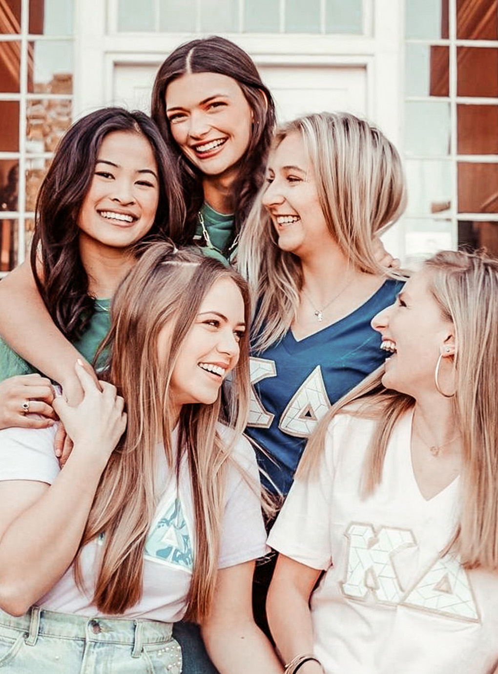 Group of kappa delta collegians smiling